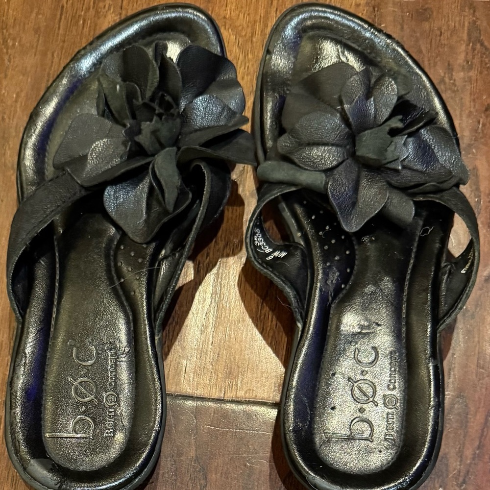 BOC Born Concept Black Leather Floral Wedge Sandals Comfort Thong Slides Size 6